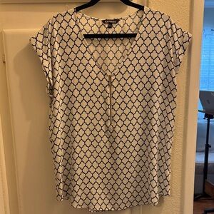 Express Women's Navy and White Geometric Blouse